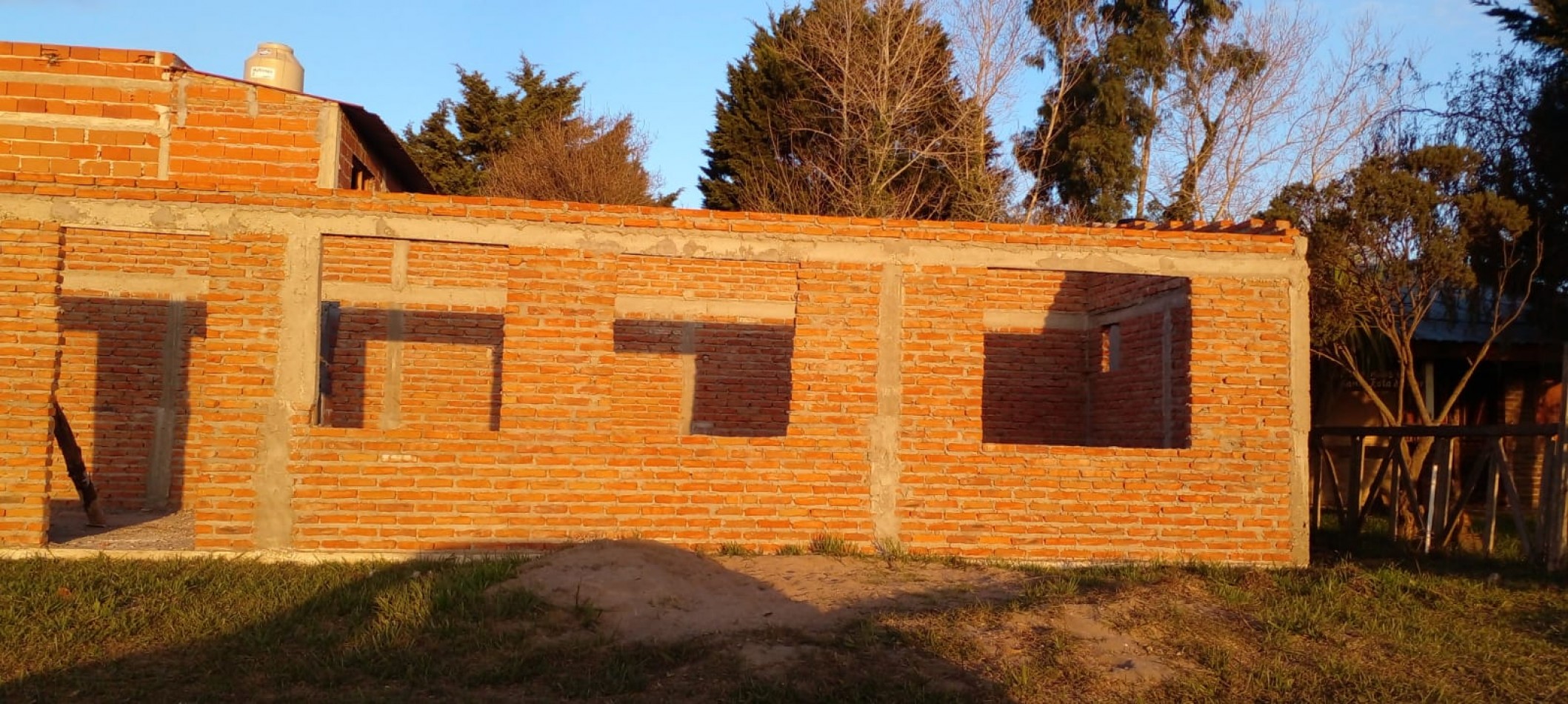 Lote con construccion a terminar en venta 