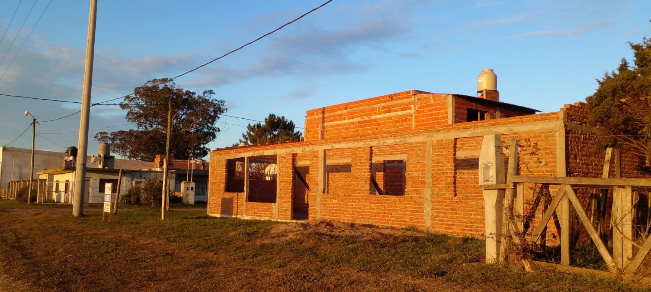 Lote con construccion a terminar en venta 