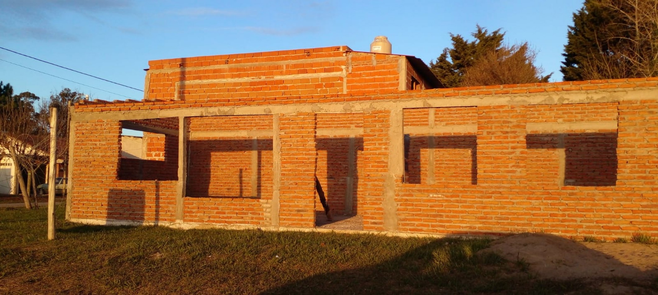 Lote con construccion a terminar en venta 