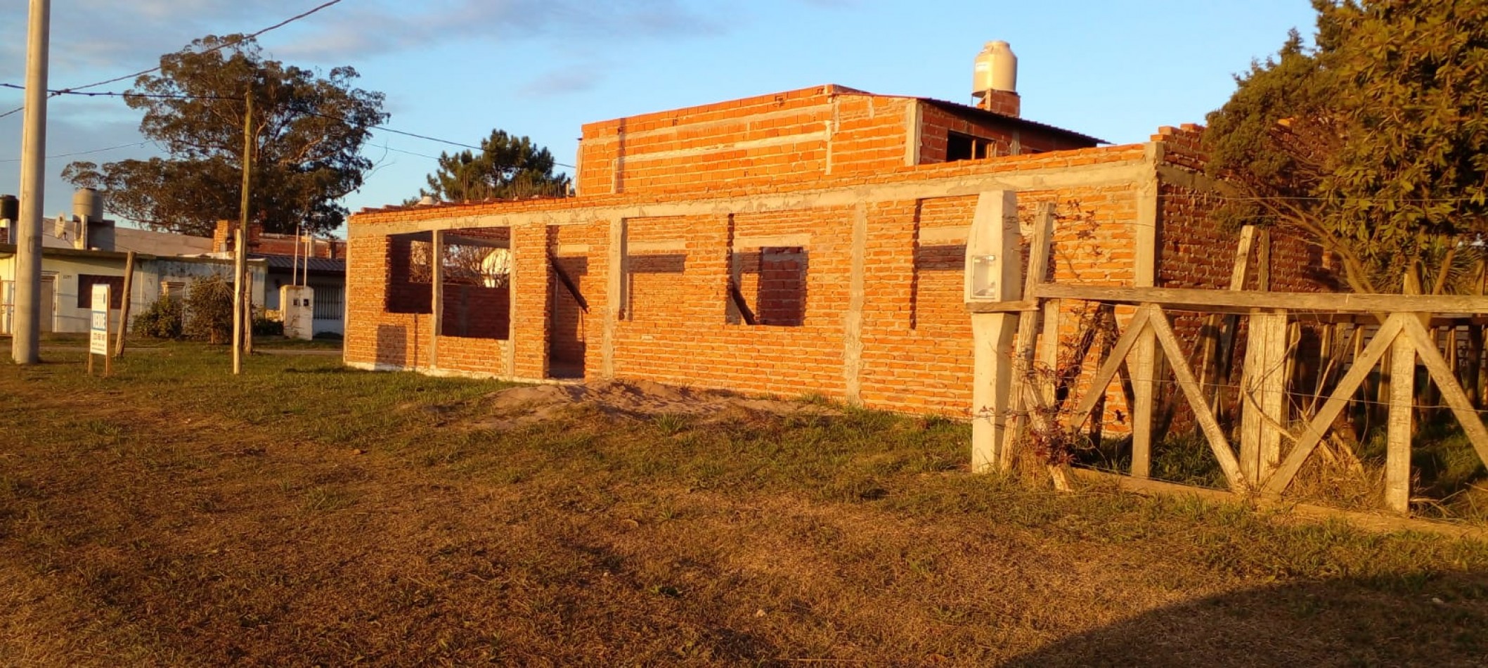 Lote con construccion a terminar en venta 