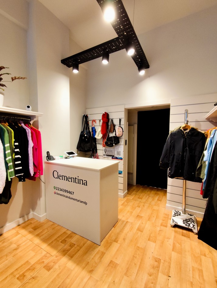 VENTA FONDO DE COMERCIO LOCAL DE INDUMENTARIA 