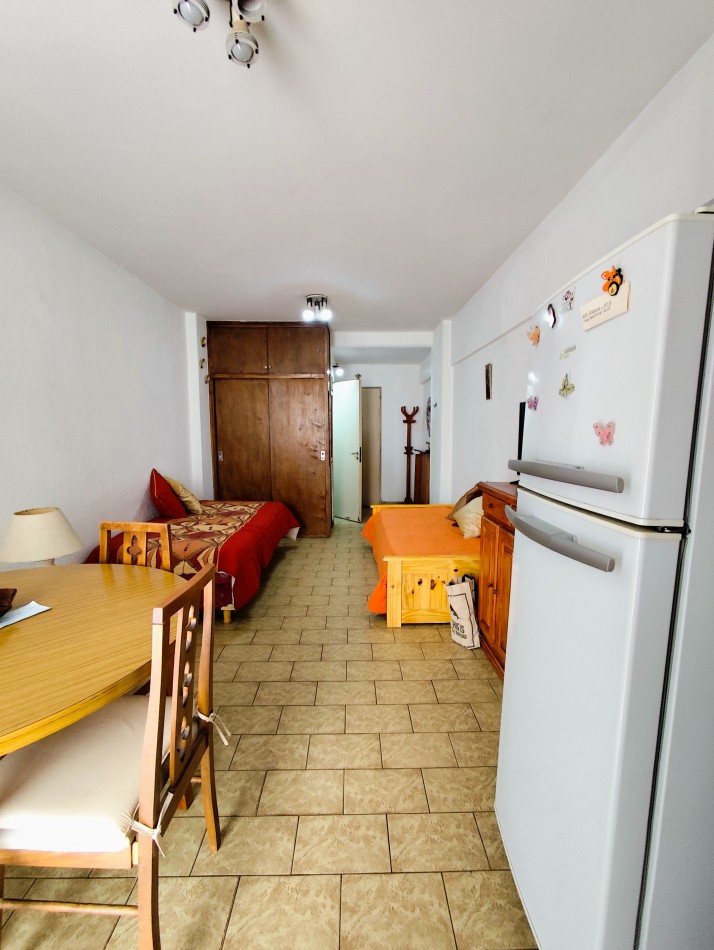 Depto un amb alquiler temporal. Colon y Cordoba 