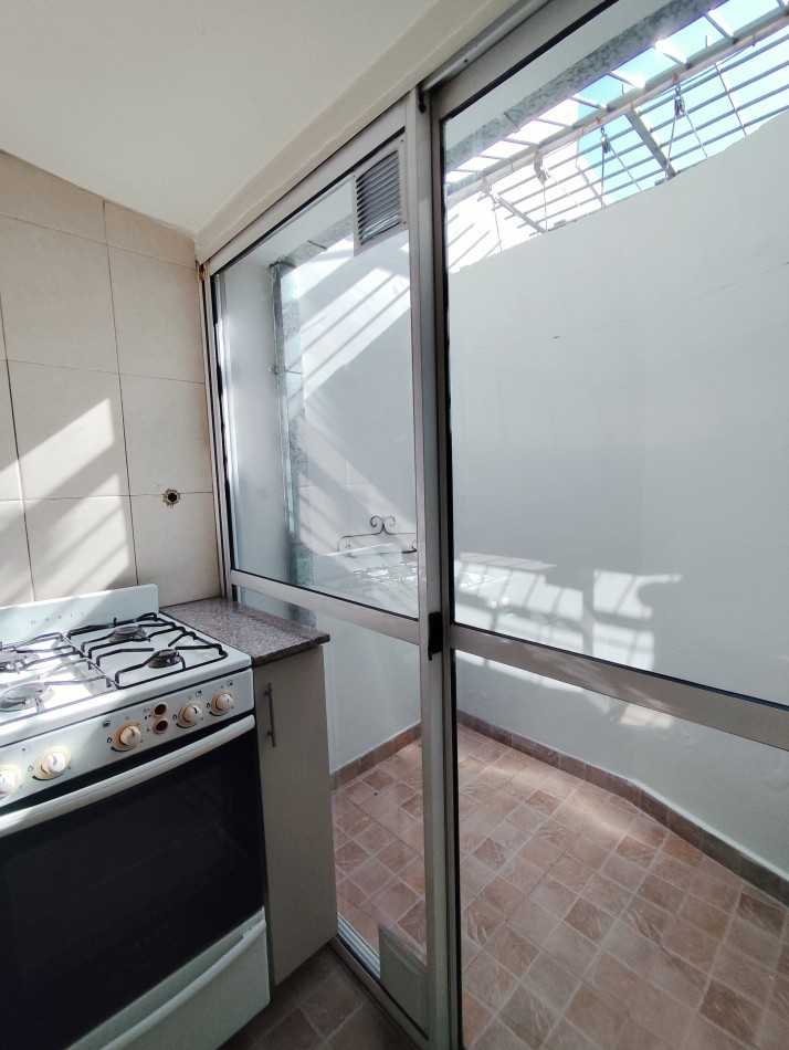 VENTA P.H.  2 1/2 ambientes  con garage - 2 baños