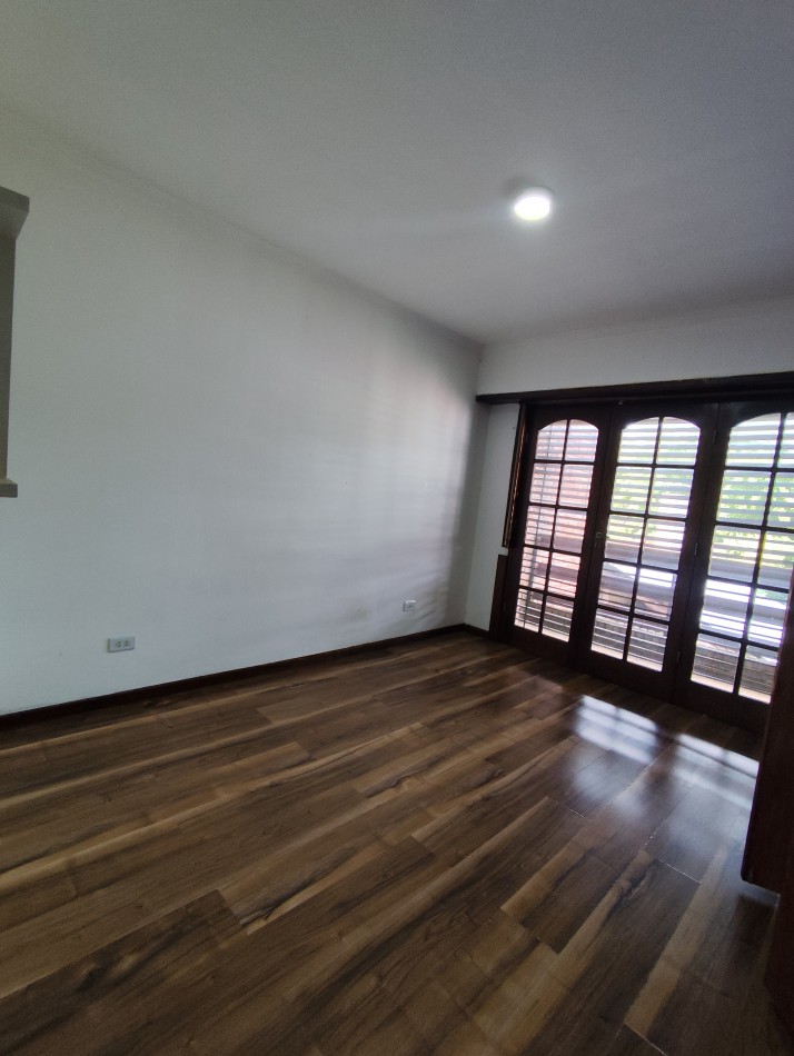 Chalet en alquiler en Barrio San Carlos 