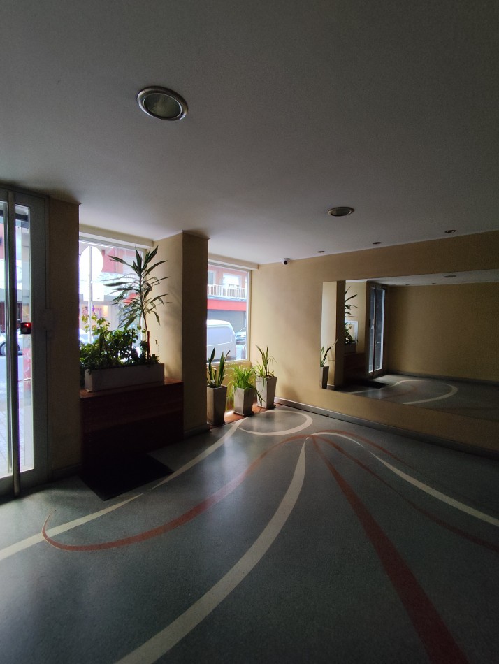 Alquiler 24 m depto dos amb. Con balcon zona Plaza Colon 