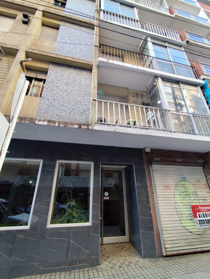 Alquiler 24 m depto dos amb. Con balcon zona Plaza Colon 