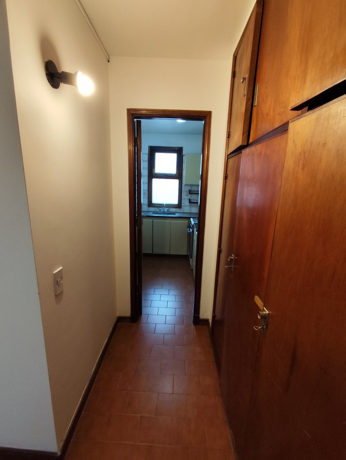 Alquiler 24m depto un amb con balcon a la calle plaza Mitre