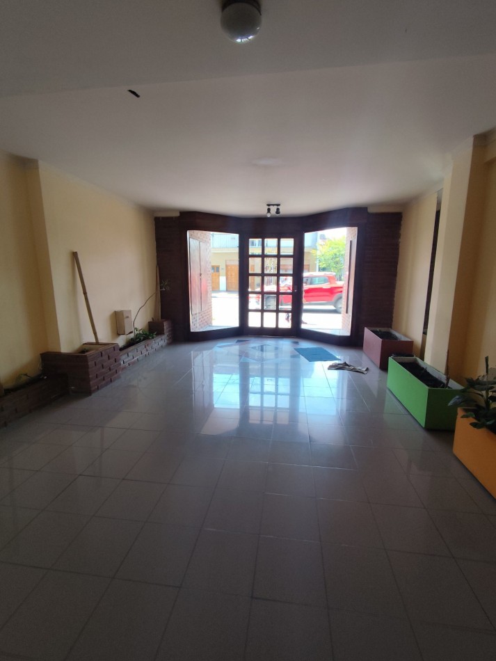 Depto 3 amb . Dos baños en duplex excelente estado. Barrio don Bosco 
