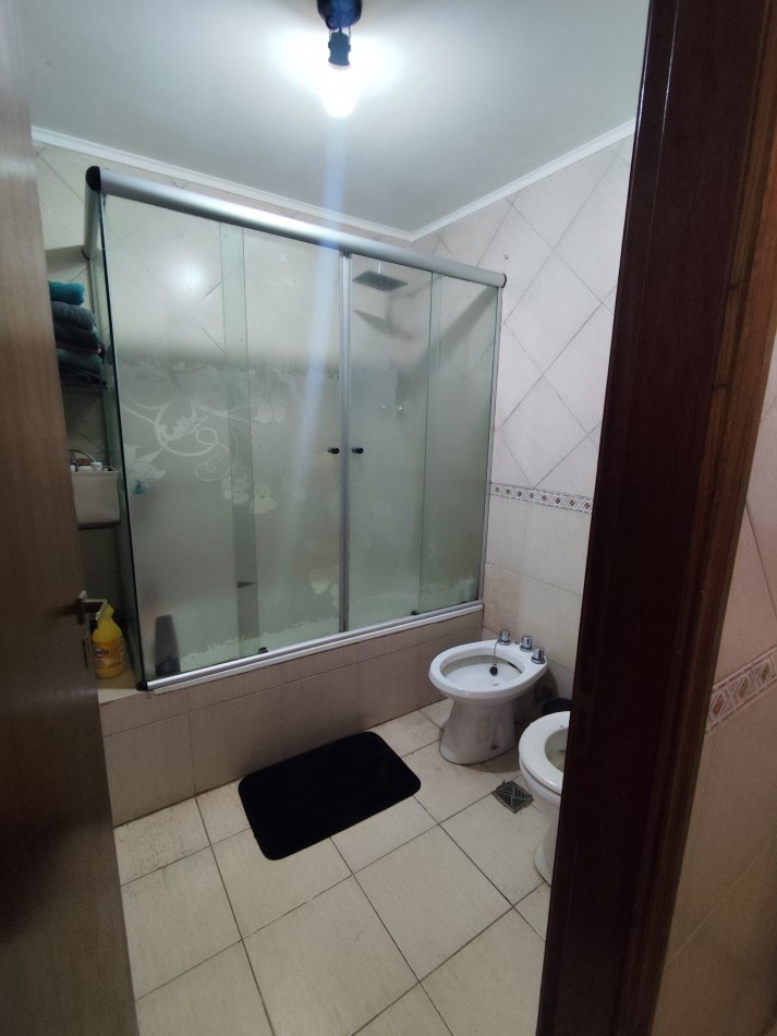 Depto 3 amb . Dos baños en duplex excelente estado. Barrio don Bosco 
