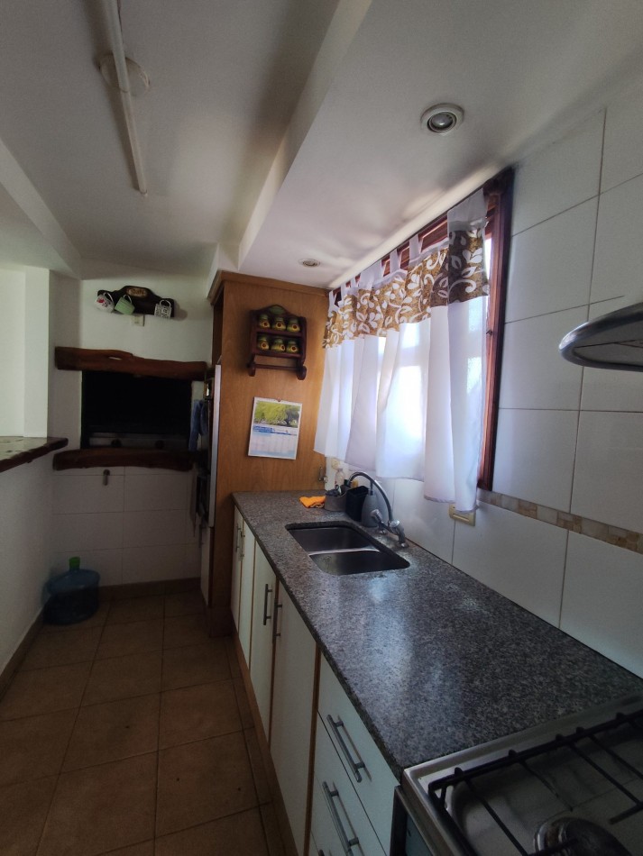 Depto 3 amb . Dos baños en duplex excelente estado. Barrio don Bosco 