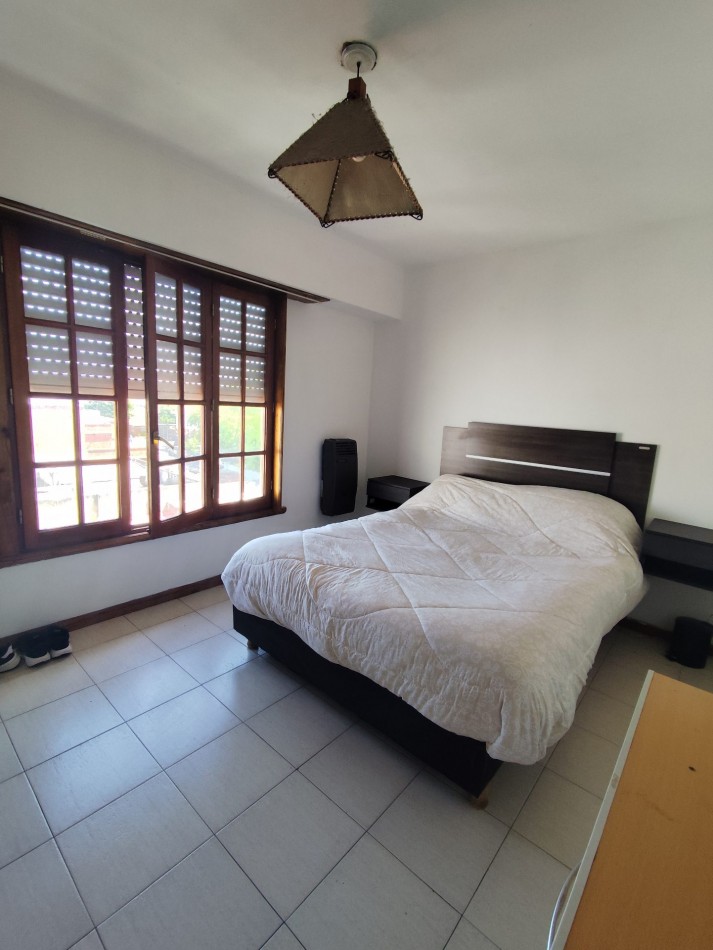 Depto 3 amb . Dos baños en duplex excelente estado. Barrio don Bosco 