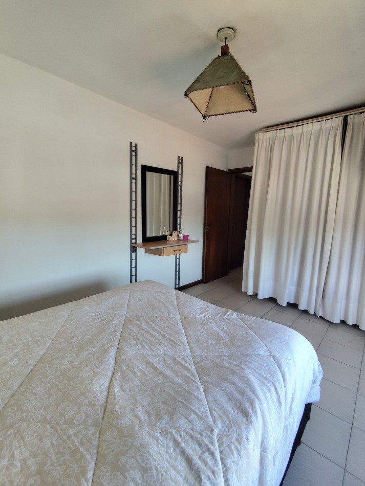 Depto 3 amb . Dos baños en duplex excelente estado. Barrio don Bosco 
