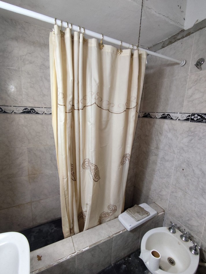 PH en venta Barrio Chauvin Avellaneda 2400