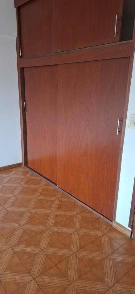 1 amb amplio con balcon