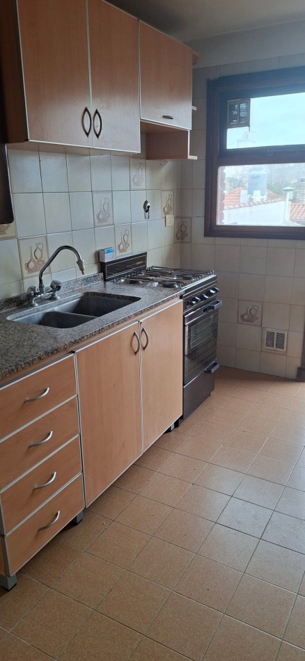 1 amb amplio con balcon
