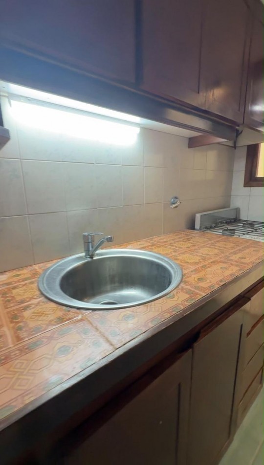 Alquiler 24m.Duplex 2 amb con cochera Parque Luro. 