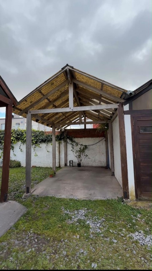 Alquiler 24m.Duplex 2 amb con cochera Parque Luro. 