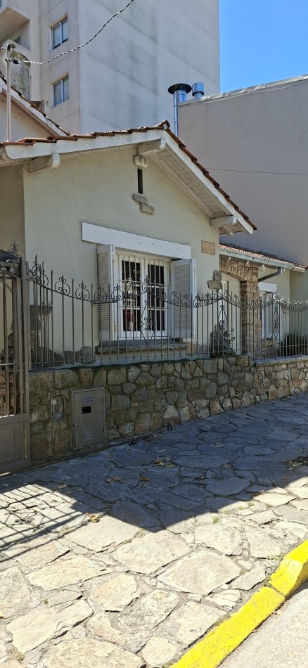 CHALET 4 AMBIENTES CON GARAGE ESTILO MARPLATENSES